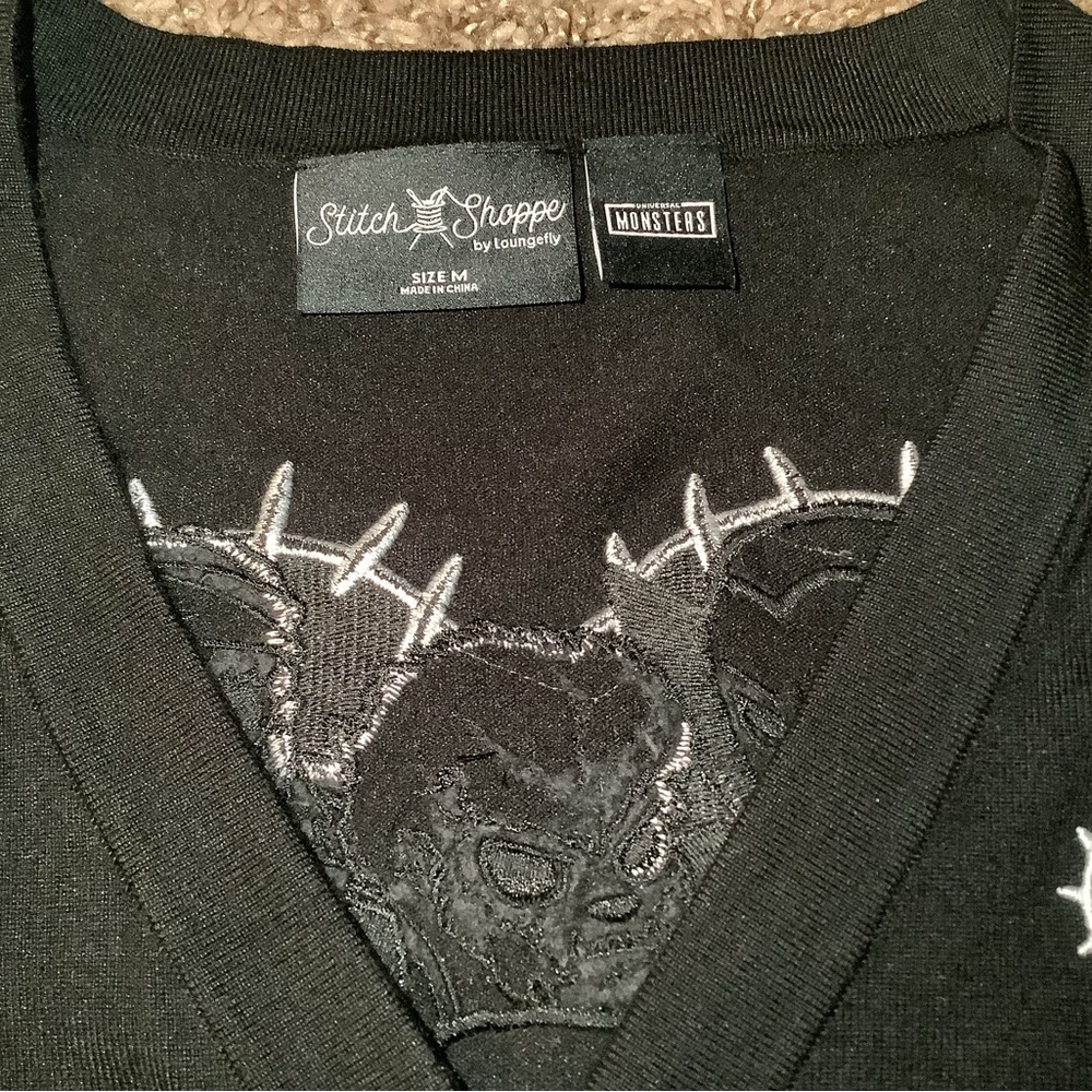 Stitch shoppe by loungefly universal monsters cropped cardigan, black, size: M - Picture 5 of 11